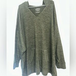 Torrid green long sleeve pullover size 6